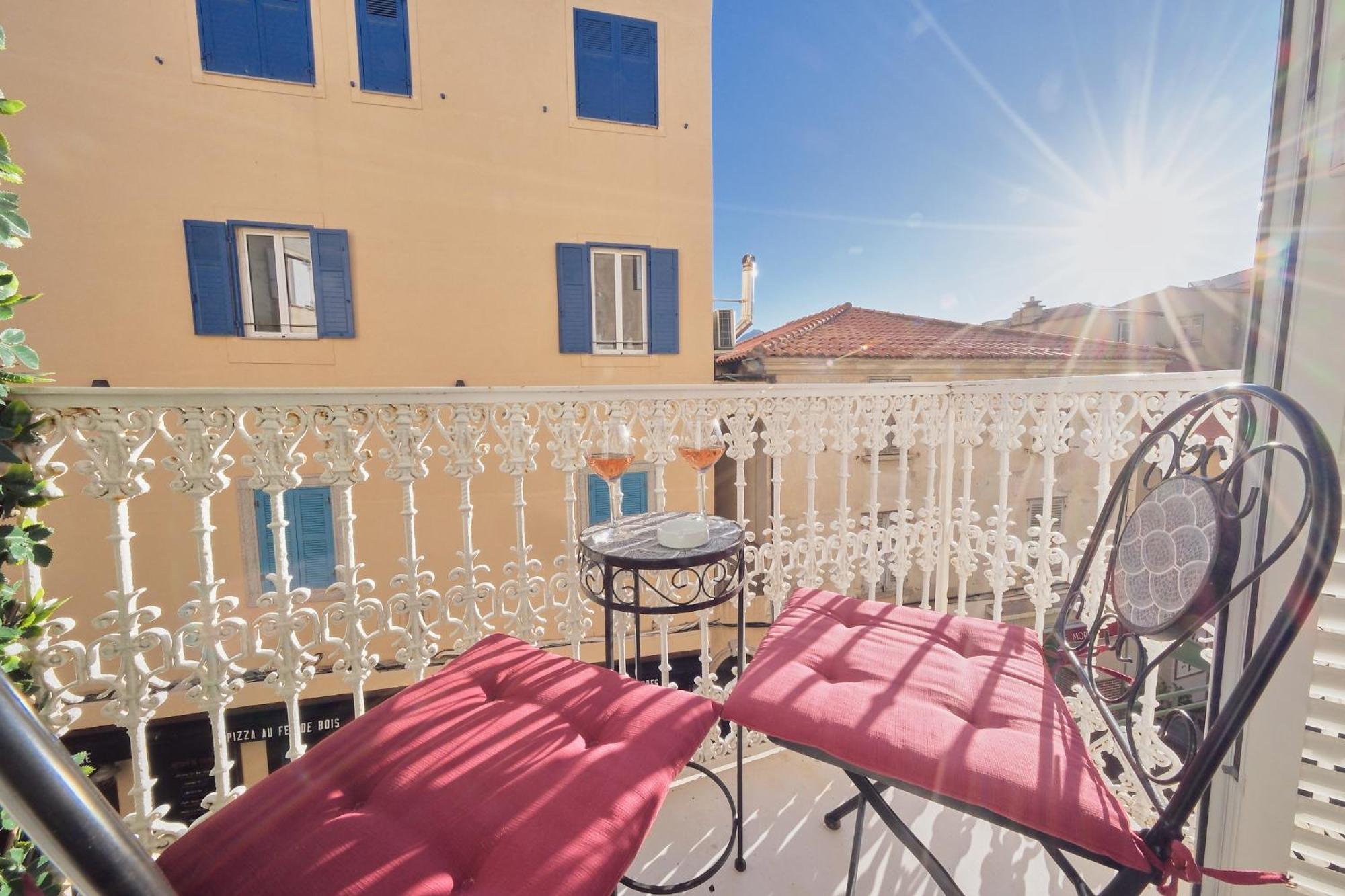 Le Magnolia 3* Calvi (Corsica)