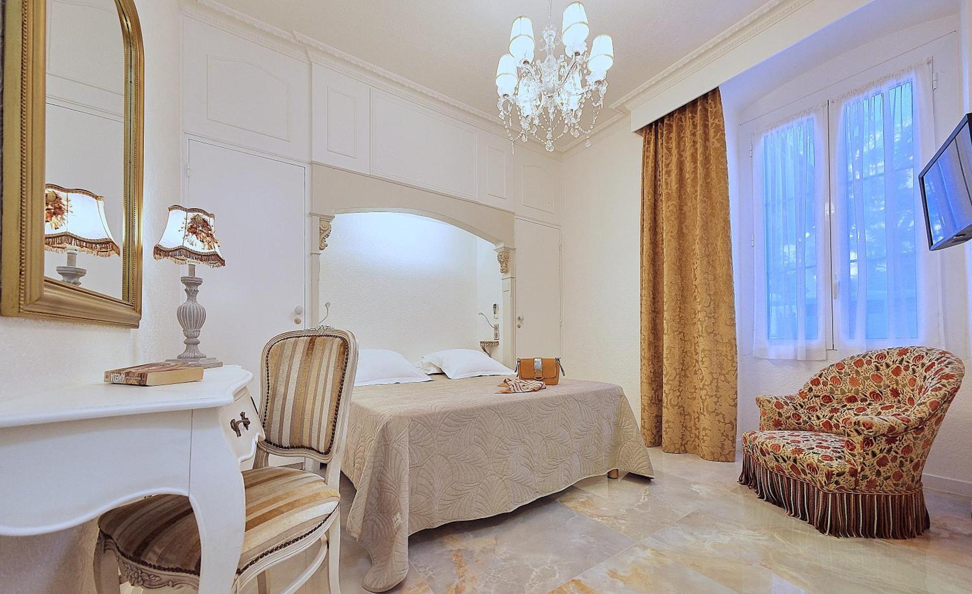 Le Magnolia 3* Calvi (Corsica)